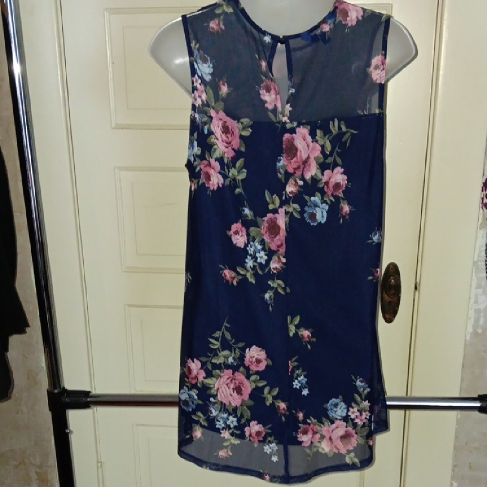 Blouse - Picture 2 of 6